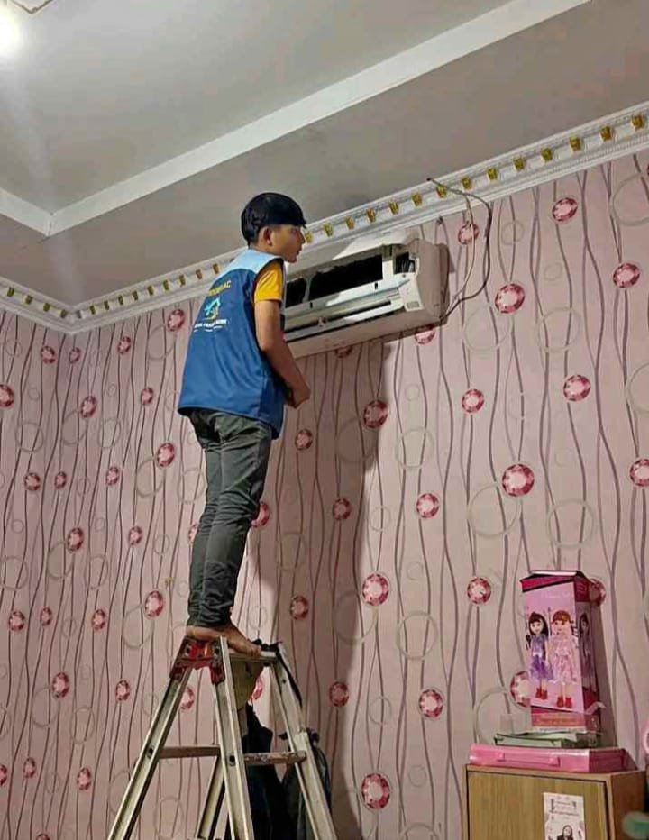 Dokumentasi pengerjaan AC Anugerah Jaya Service 2