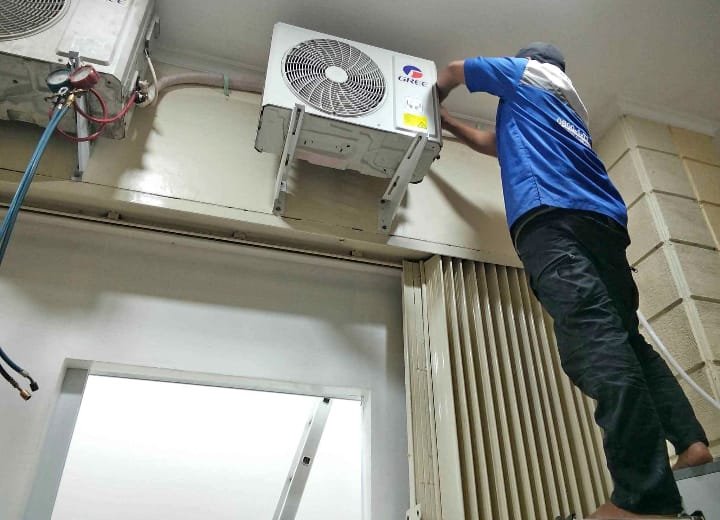 Dokumentasi pengerjaan AC Anugerah Jaya Service 7
